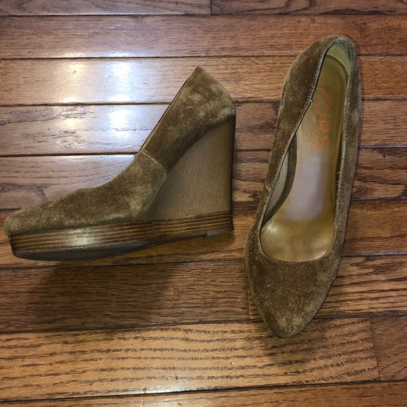 Gorgeous Michael Kors wedges - Picture 3 of 7